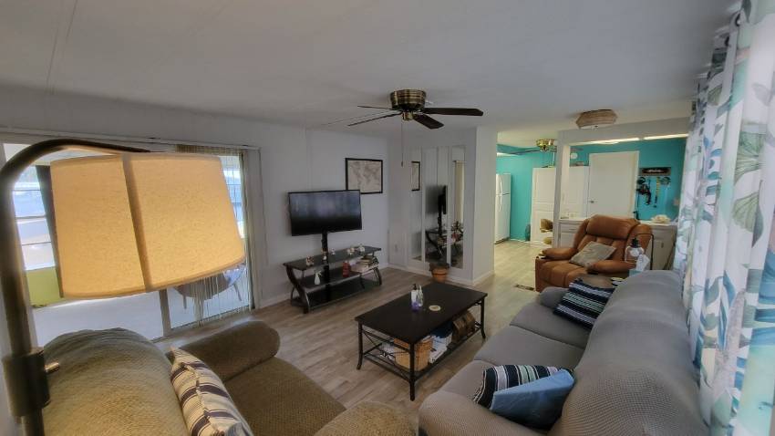 205 Rainbow Lane West a Dundee, FL Mobile or Manufactured Home for Sale